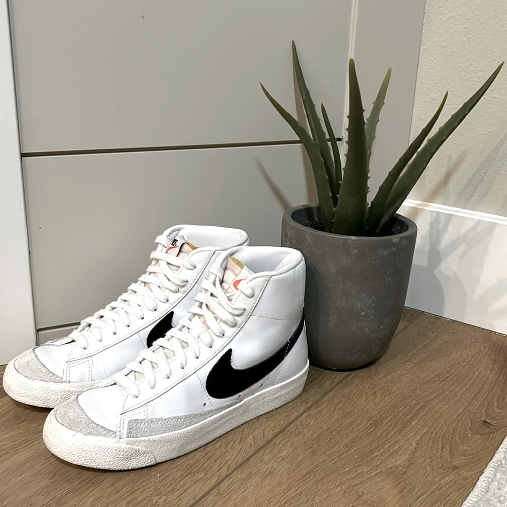 Women’s Nike Blazer